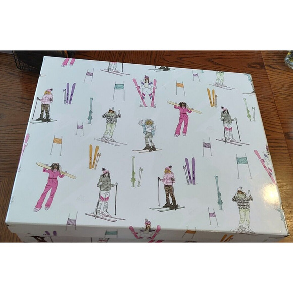 NEW Betsey Johnson Gift Boxed 4 Pc Set Apres Hat, Handbag, strap, keychain - Picture 8 of 8